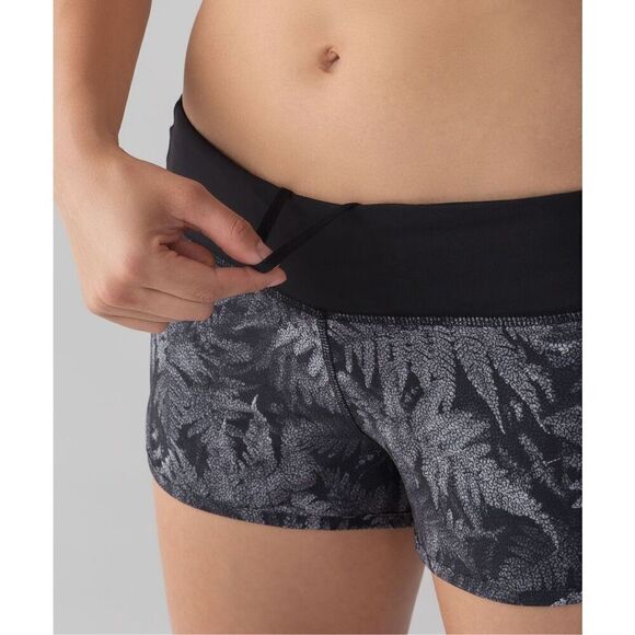 Size 4 Lululemon Speed Short 4-way Stretch 2.5" Kindred Spirit Black Multi Black - Picture 3 of 10